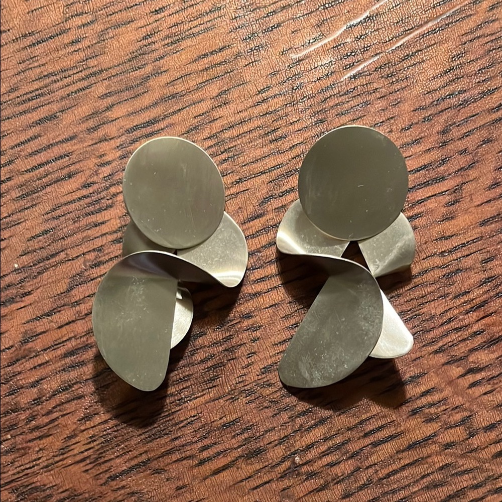 🌸Closet Clean Out🌸 Anthropologie Brushed Nickel Geometric Earrings